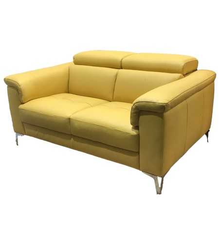 Version 2 places - L158 cm. Cuir Bull Jaune. Actuellement exposé ainsi qu'en 200 cm - 2 relax cuir Rouge